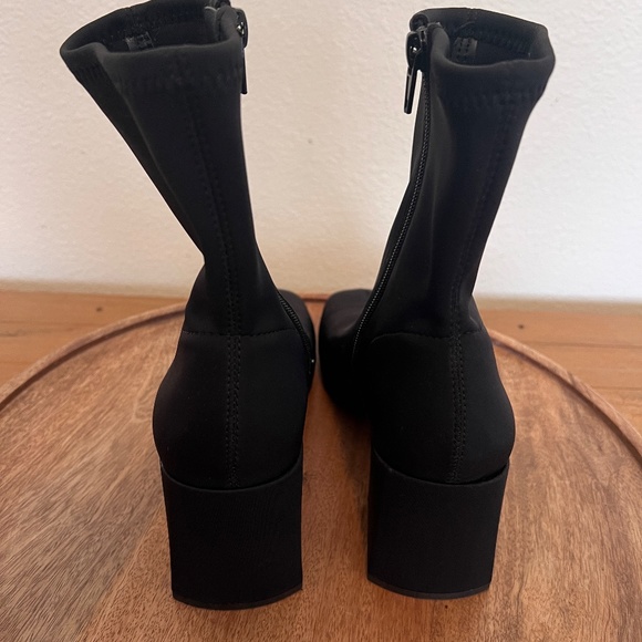 ZARA Black Booties - Stretch - MISMATCHED - Right is a 9 Left is a 10 - Picture 4 of 12